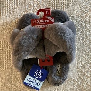NEW DEARFOAMS DELUXE MEMORY FOAM SHEARLING SLIPPERS